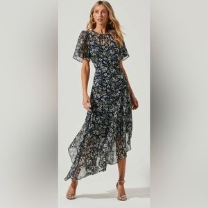 ASTR the Label Flutter Sleeve Maxi Dress in Blue & Green Floral Size m